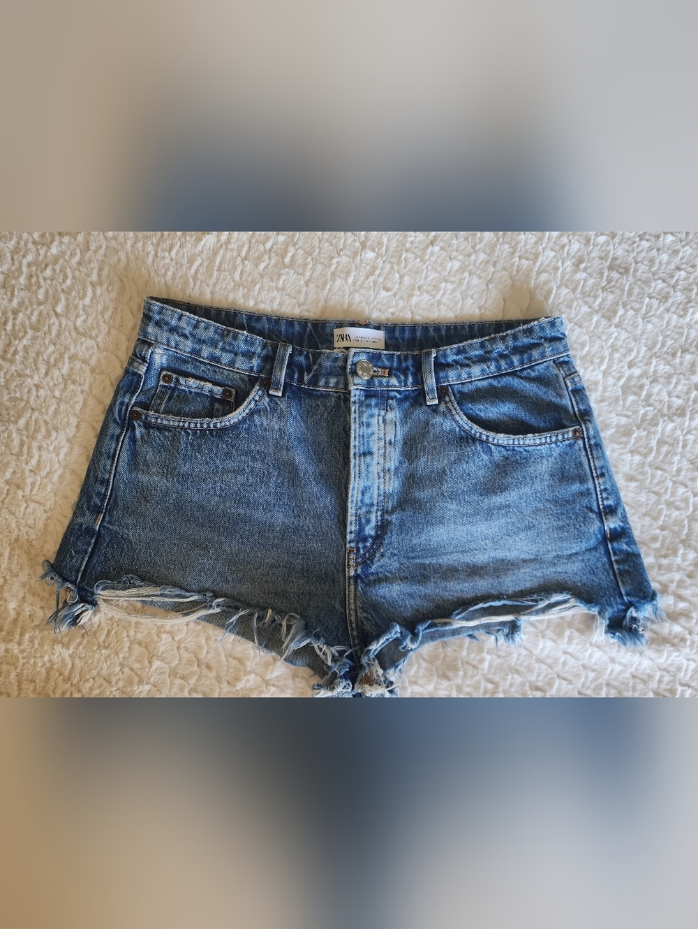 Zara Cut-off Denim Shorta - Size 8